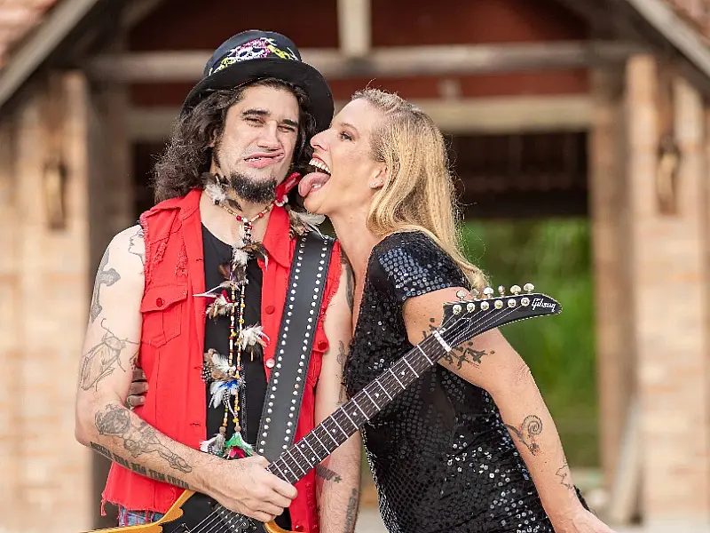 Stand-up "Rock + Humor" abre o ano com o nonsense dos anos 90 e o cringe da mulher 40+