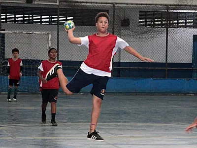 Disputas de mini-handebol encerram primeira etapa de jogos escolares em Santos