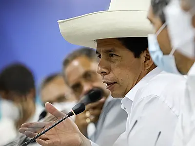 Peru impõe toque de recolher para conter protestos