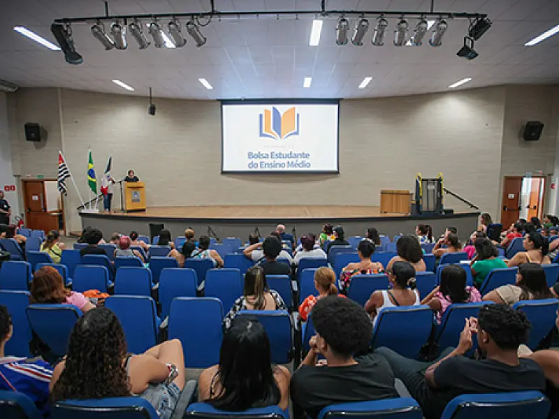 Bolsa Estudante do Ensino Médio 2024 começa a ser paga esta semana