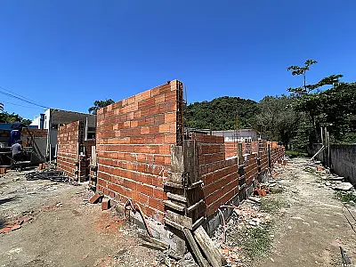 Começam serviços de alvenaria na ampliação do ARE Vila Júlia, no Guarujá