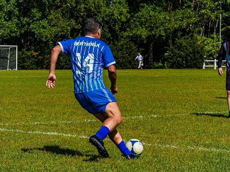 Mês de aniversário de Bertioga terá jogo festivo do Selesim e inauguração da iluminação do campo