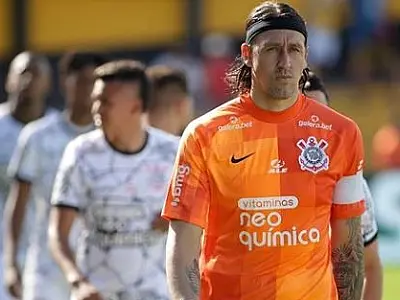 Seis suspeitos de ameaçar Cássio e Gil do Corinthians são identificados e prestam depoimento