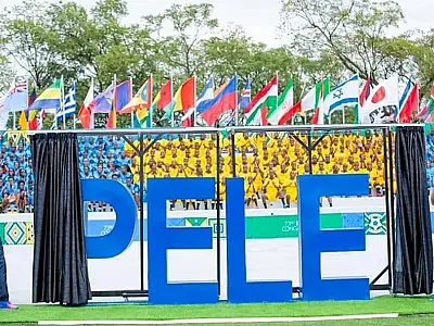 Estádio com o nome de Pelé é inaugurado em Ruanda