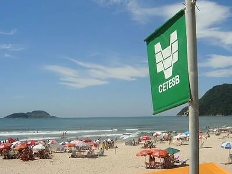 Entenda a balneabilidade, veja recomendações da Cetesb e saiba se a praia está própria para banho