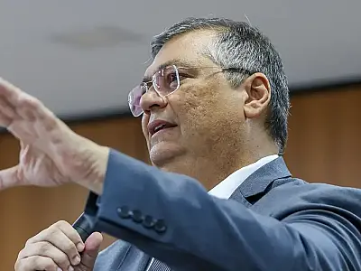 Lula afirma que Dino é vítima de fake news com "ataques plantados"