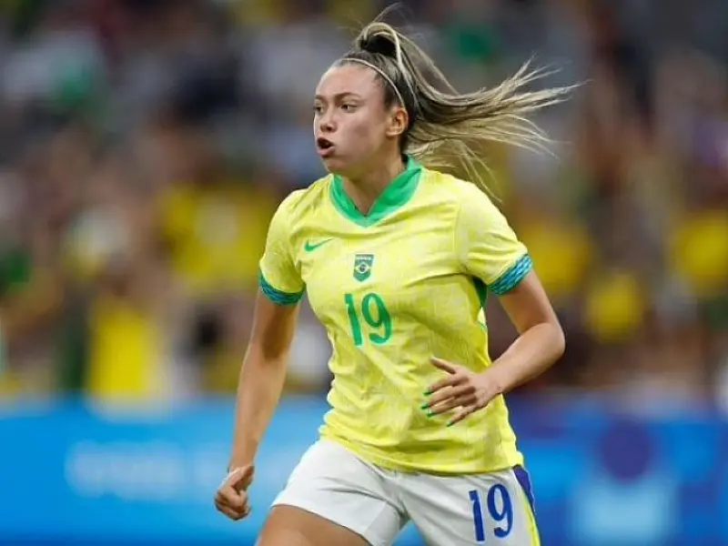 Brasil derrota Espanha e garante lugar na final do futebol feminino