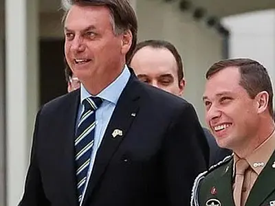 Ex-assessor de Jair Bolsonaro é preso em operação da PF