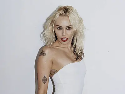 Miley Cyrus foi a única estrangeira entre 50 mais tocadas do Brasil em 2023