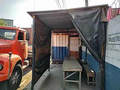 Força-tarefa flagra comércios irregulares no Centro e Zona Noroeste de Santos