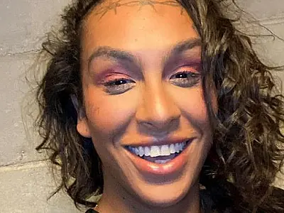 Após vídeo cuspindo pão, fãs de Arthur chamam Lina de 'desnecessária'