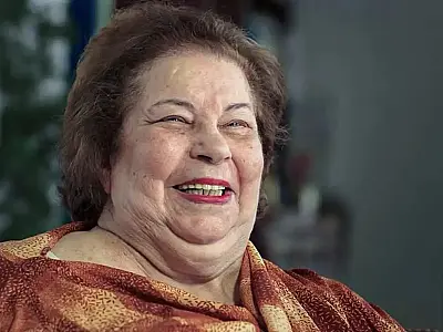 Cantora Nana Caymmi tem alta de hospital no Rio