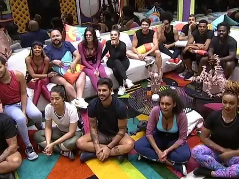 Participantes do BBB 22 recebem resultados negativos para presença de Covid