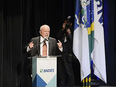 Lula diz que não há justificativa para Selic estar em 13,75% ao ano