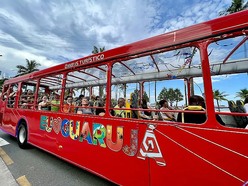 Projeto "Música no Busão" será atração no City Tour de Guarujá