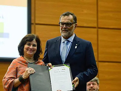 Ministra defende vacinação contra a gripe em todas faixa etárias
