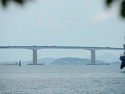 Com fluxo diário de 150 mil veículos, Ponte Rio-Niterói faz 50 anos