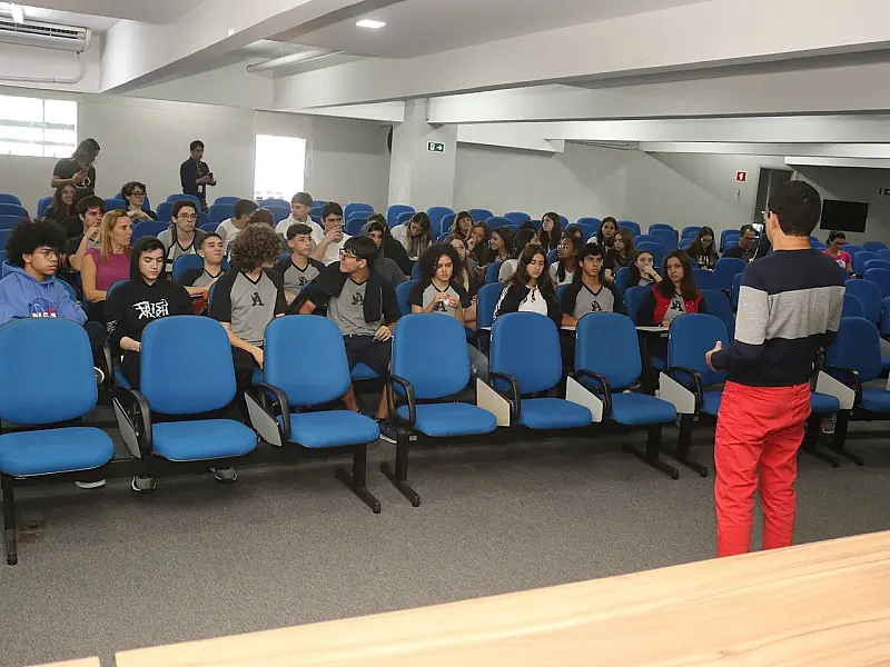 Estudantes de escola santista apresentam sugestões para o problema das palafitas