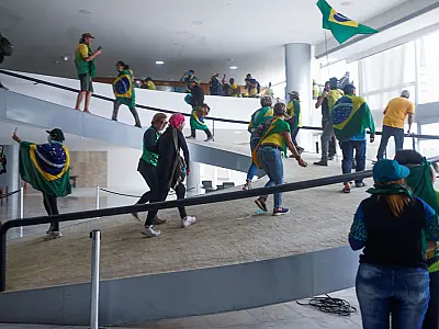 Entidades do setor econômico repudiam invasões aos Três Poderes