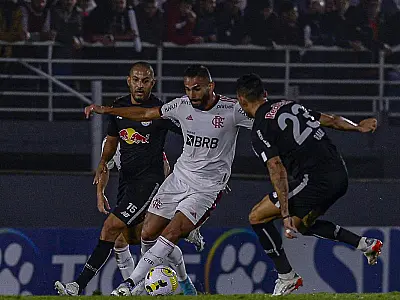 Com volta de titulares, Flamengo encara Bragantino pelo Brasileirão