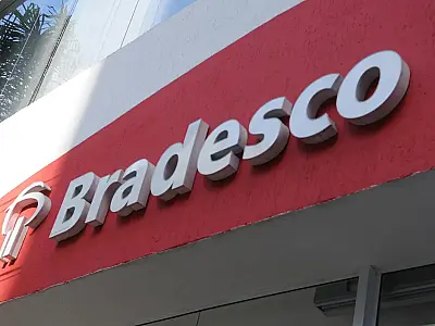 Bradesco lança em julho conta global para saques e compras no exterior