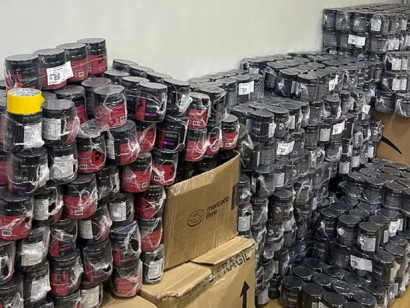 Crime contra a saúde: Deic prende suspeitos de venderem suplementos vencidos