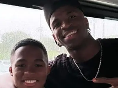 Endrick segue passos de Vini Jr e tem Jay-Z para furar bolha do futebol