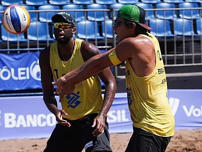 Evandro e Arthur são campeões em fase do mundial no RJ