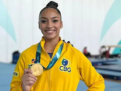 Júlia Soares é ouro no solo em etapa da Copa do Mundo da Ginástica
