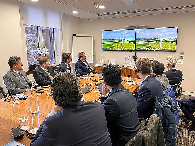 Tarcísio de Freitas começa missão na Europa com reunião com investidores em Londres