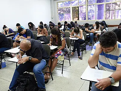 MEC divulga nova tabela para salário educação