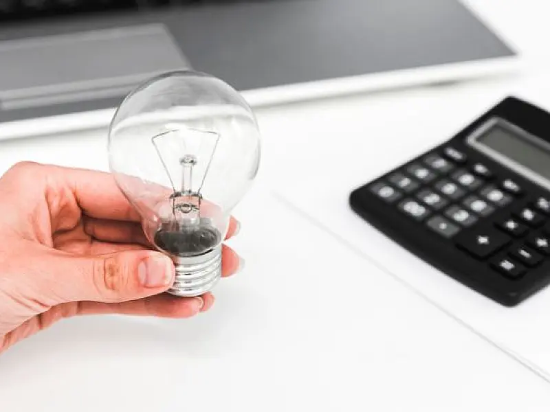 Conta de luz vai baratear em outubro, veja dicas para economizar ainda mais!