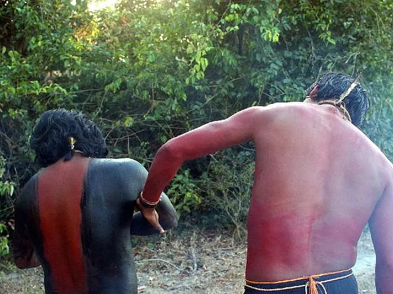 Escavações arqueológicas revelam vala comum em terra indígena