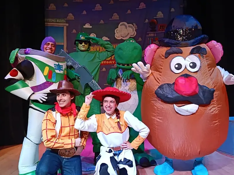 Sonic e Toy Story animam a criançada no Teatro Guarany