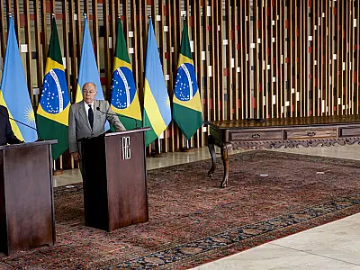 Brasil e Ruanda assinam tratado de transferência de presos condenados