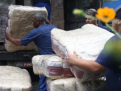 Fundo Social de Guarujá recebe 1.200 cestas básicas e 1.500 cobertores