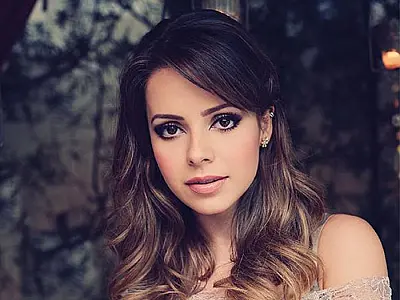 Apresentação: Sandy anuncia show em Santos em novembro. Ingressos já estão à venda
