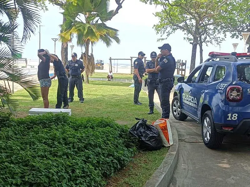 Procurada por roubo é presa pela GCM na orla em Santos