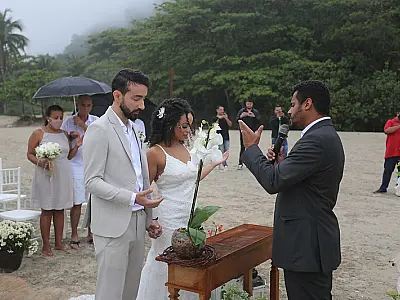1º Casamento Comunitário na Praia celebra o amor em Guarujá