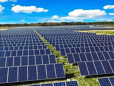Governo faz propaganda da transição energética na COP 29, enquanto aumenta imposto da energia solar