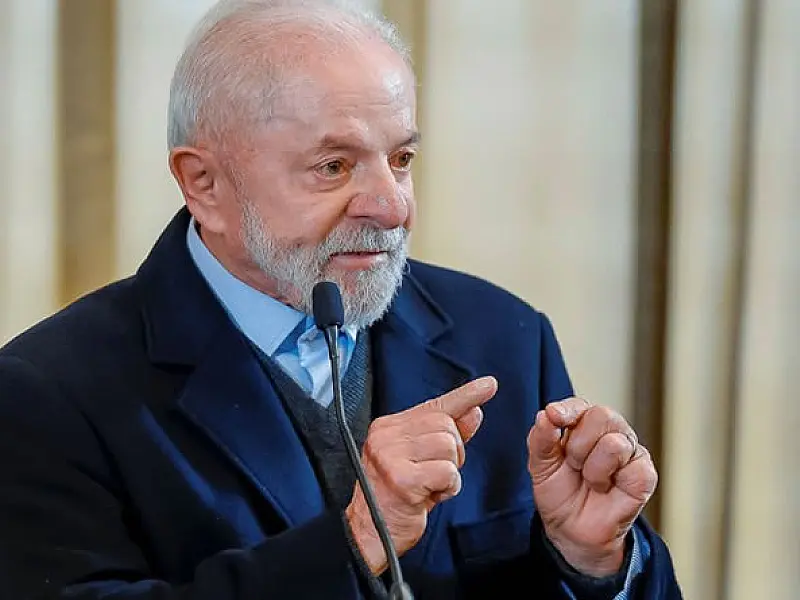 Lula enfatiza posição do Brasil de atuar pela paz entre Rússia e Ucrânia