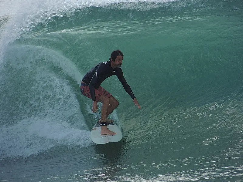 Competições de surf e carnaval fora de época animam Regência