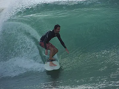 Competições de surf e carnaval fora de época animam Regência