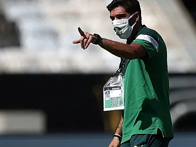 Abel Ferreira volta ao Brasil e já assiste a treino do sub-20