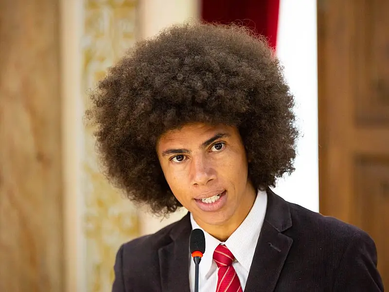 Deputado acusa PF de racismo após inspeção em voo; corporação apura