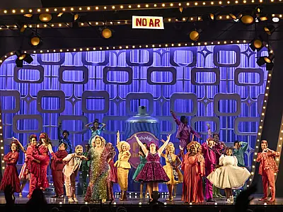 Aclamado musical da Broadway, "Hairspray" estreia no Teatro Renault