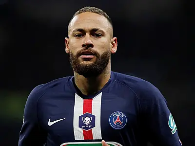 Com dois gols de Neymar, PSG goleia o Gamba Osaka e encerra pré-temporada