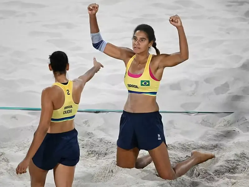 Duda e Ana Patrícia garantem medalha para o Brasil no vôlei de praia