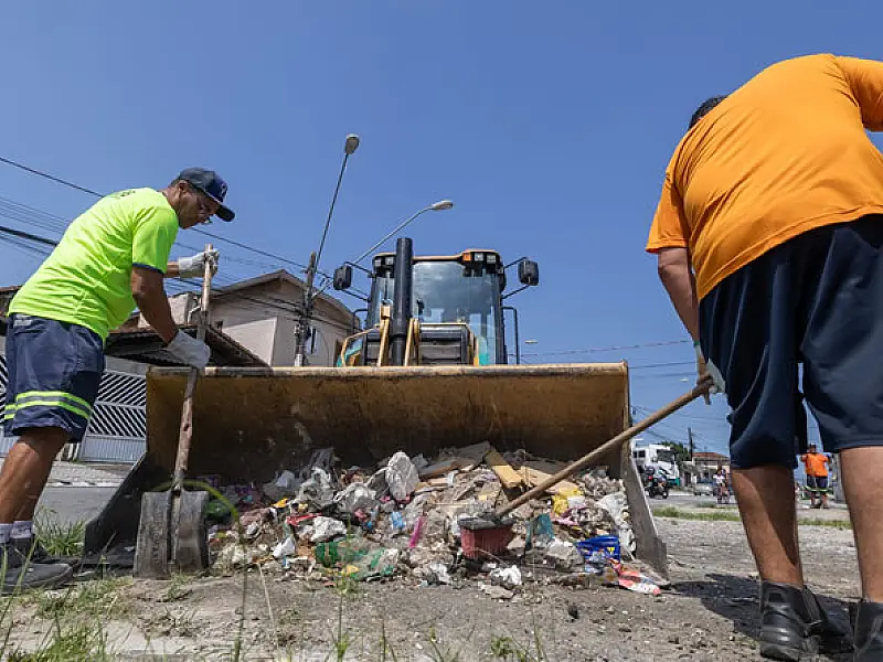 Mutirão de limpeza recolhe 35 toneladas de resíduos na Cidade da Criança