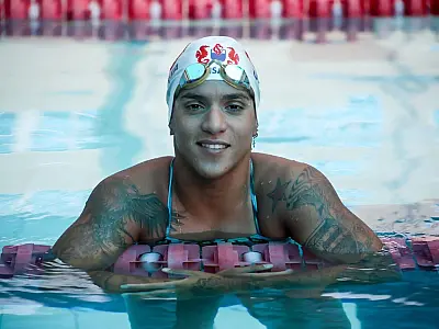 Ana Marcela busca vaga olímpica no mundial de Fukuoka, no Japão